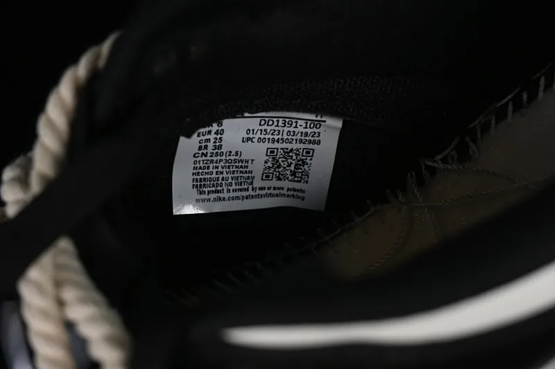 All categories Nk SB Dunk series Nk SB Dunk Low low-top sneakers Nk Dunk Low Fire Heart Scottish distressed panda beige SB deconstructed strap low-top casual sneakers DD1391-100